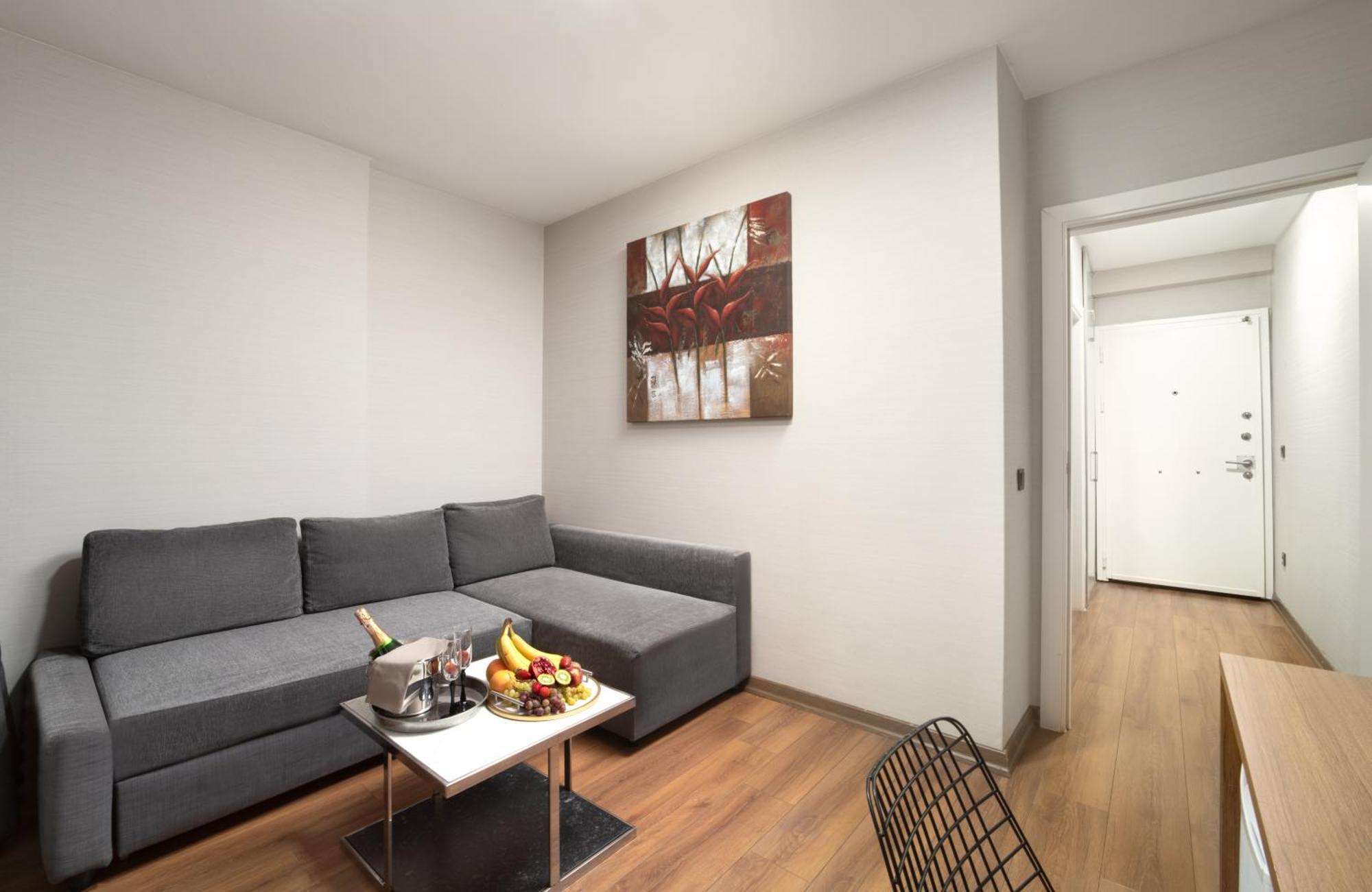 Nish Atasehir Hotel